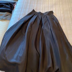 Ankle length taffeta party skirt.